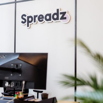 Spreadz logo muur
